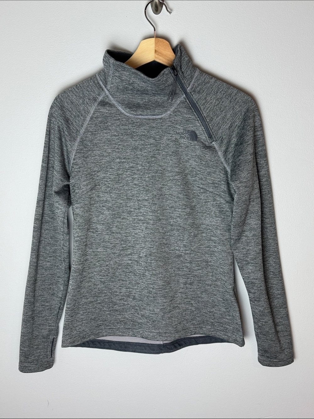The North Face Women's Heather Gray Asymmetrical 1/4 Zip Pullover XS